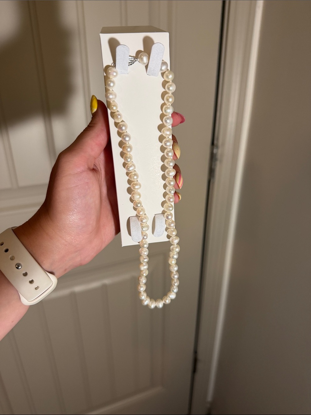 Classic Freshwater Pearl Necklace - Cream Pearls